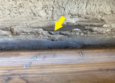 ベランダの雨漏り　隙間